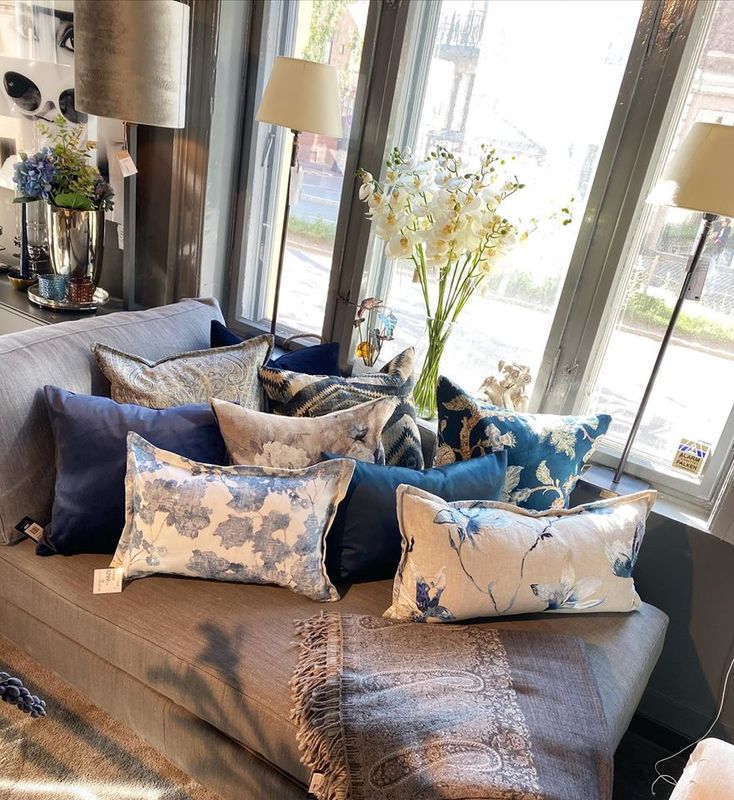 Inspirasjon puter avlange stoffet Orton Buxton Blue fra Romo