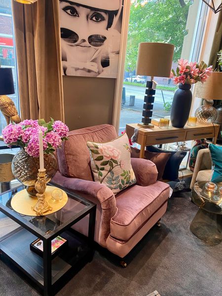 Hovedbilde Howard stol trukket i syrinfarget velur fra ...