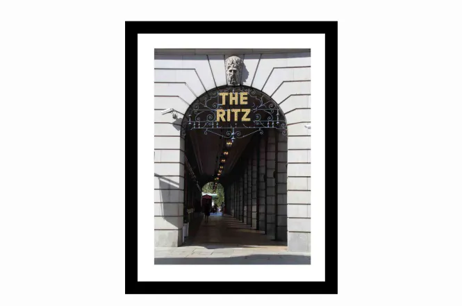 Hovedbilde Glass picture w/frame Entrance of The Ritz 70cm x ...