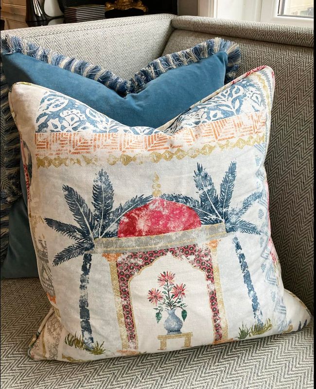 Lekre puter i stoffet Kashmir Garden by Jane Churchill