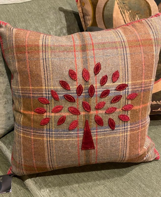 Mulberry pute med rødt tre 50x50 i ull 